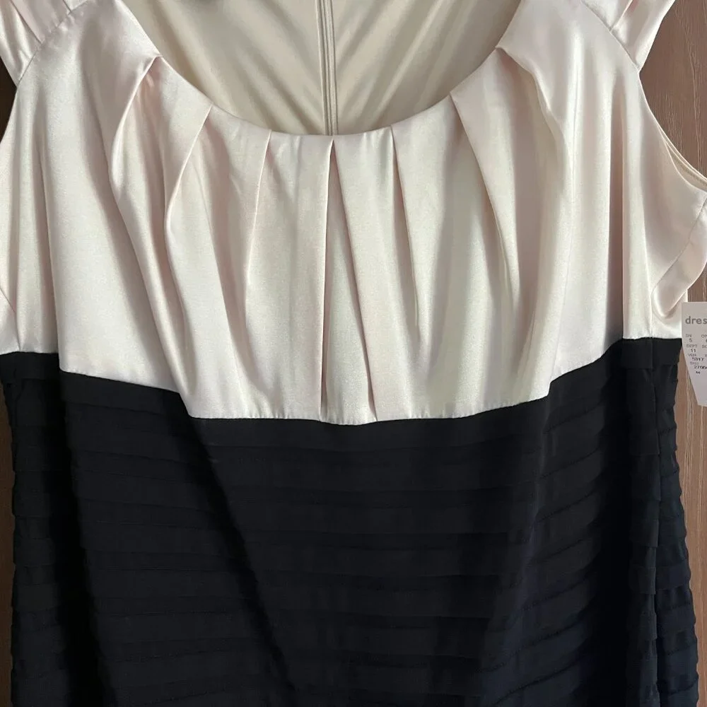 Dress Barn Collection - Picture 5 of 5